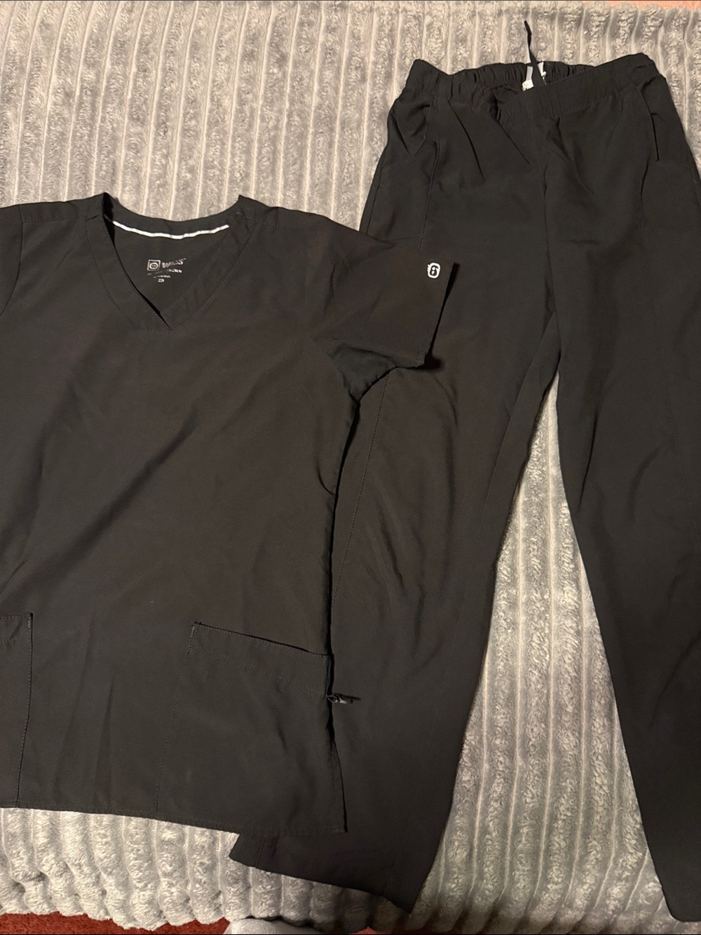 Women’s Wonder Wink Black Scrub Pant set